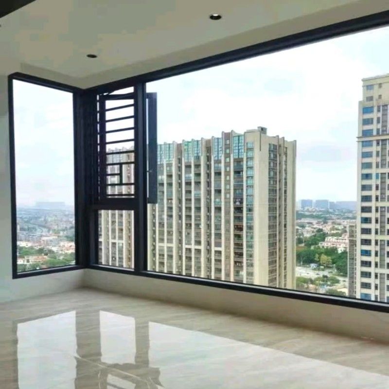 Современное алюминиевое распашное окно с ручным приводом и противоударным углом R-типа