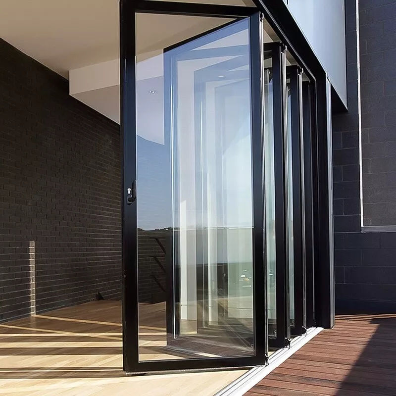 Высококачественные алюминиевые стеклянные алюминиевые сгибаемые двери для наружного двора с превосходной коррозионной стойкостью